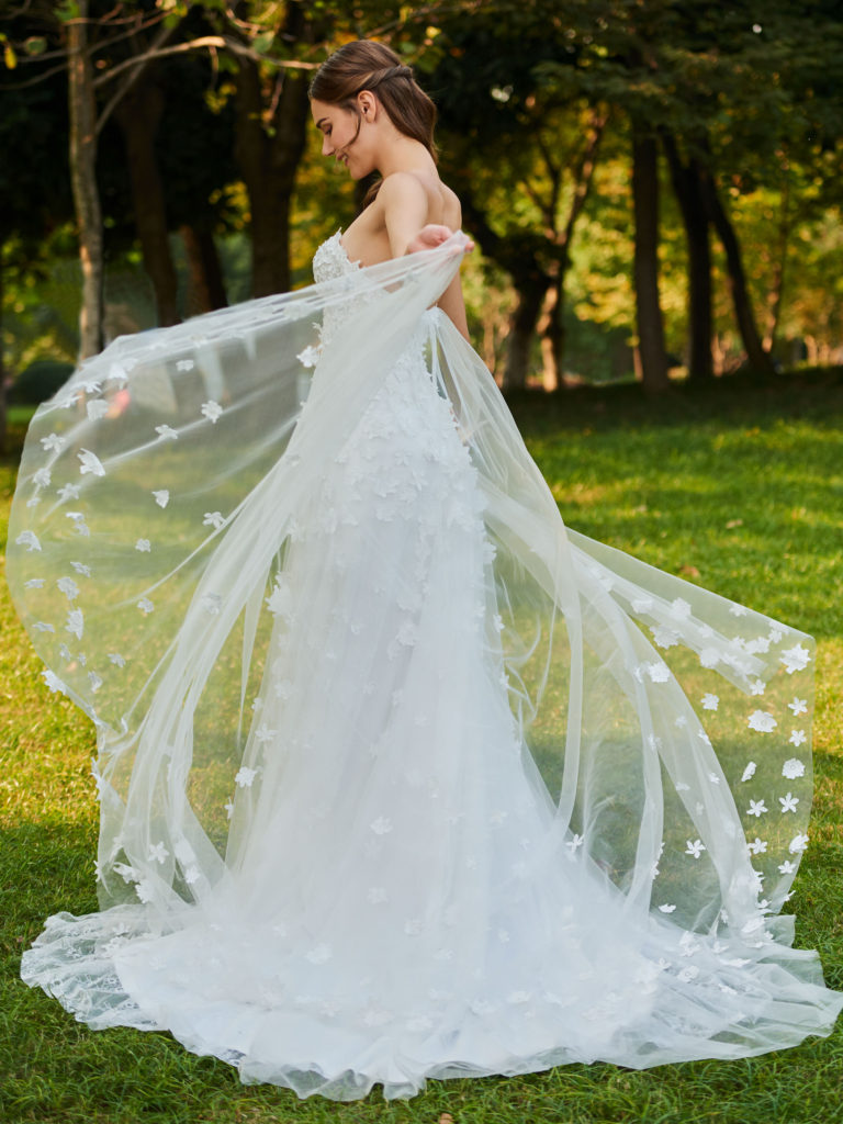 Sheath-Lace-Wedding-Gown